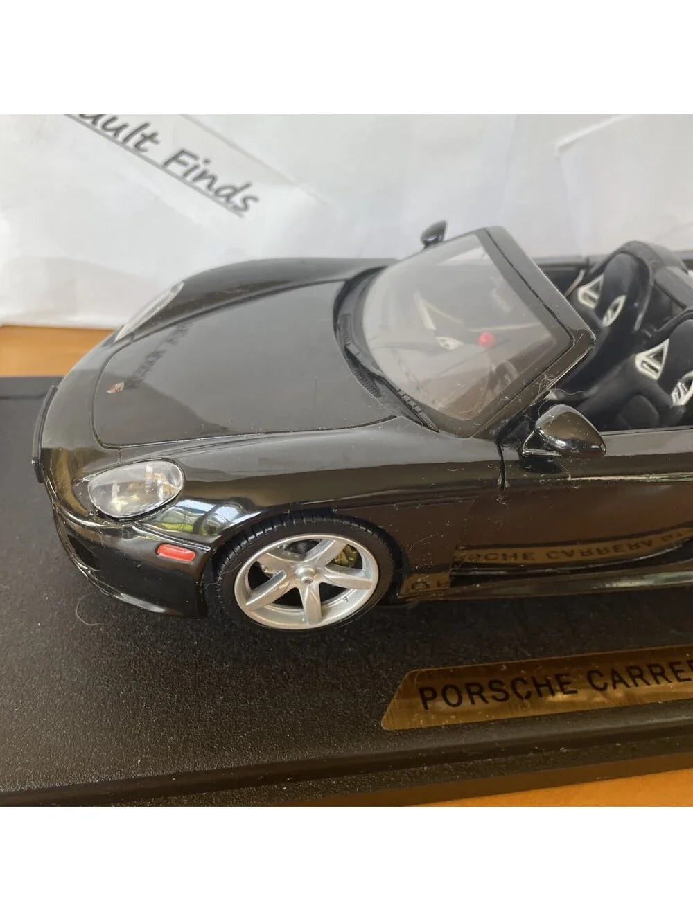 MOTORMAX 1:18 PORSCHE CARRERA GT BLACK - 73163 Die Cast Car Rare with Base
